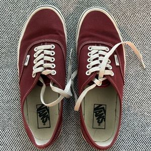 Vans Authentic Shoe in maroon